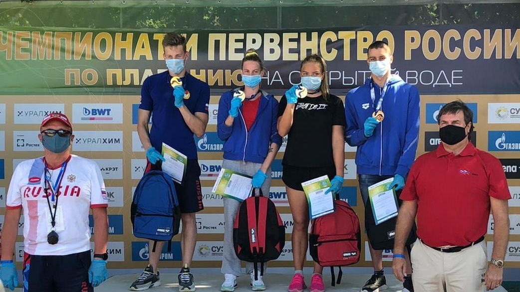 Денис Адеев (ЦСКА) первенствовал в смешанной эстафете в составе первой команды Волгоградской области на чемпионате России по плаванию на открытой воде