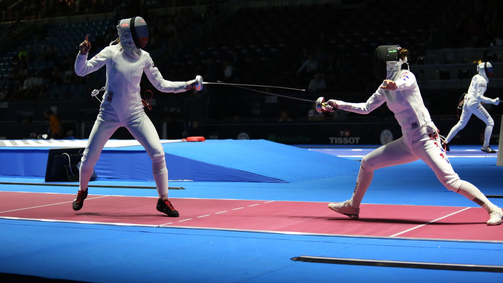В первый день чемпионата России армейские шпажисты завоевали пять медалей
