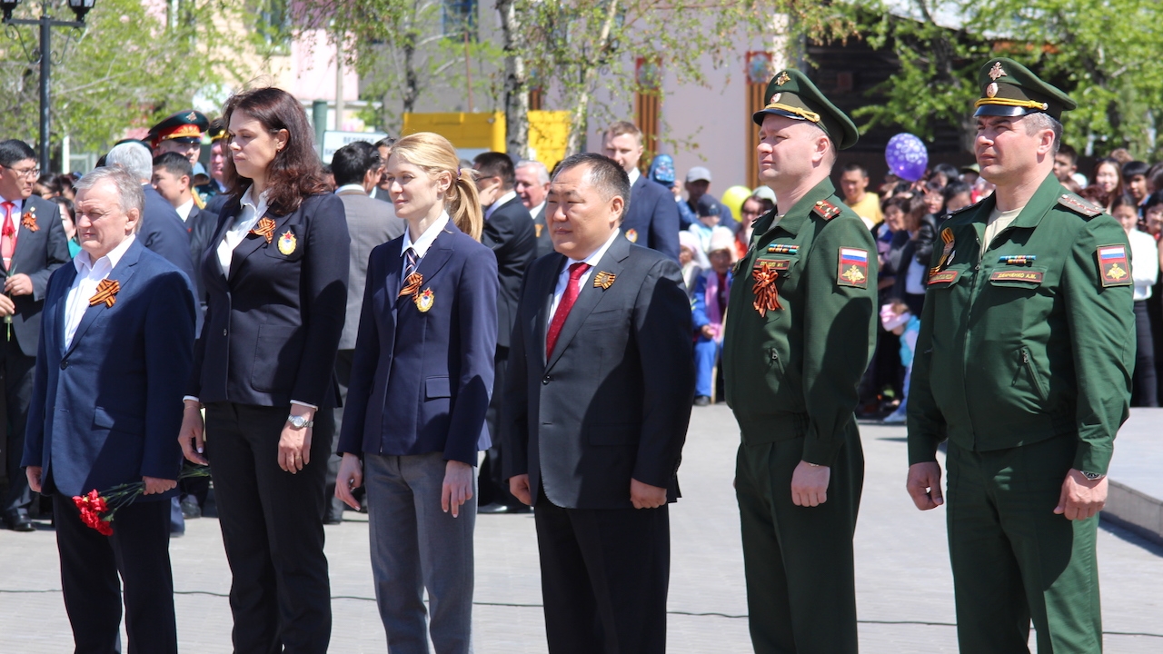 250 школьников из Тувы стали юнармейцами в День Победы