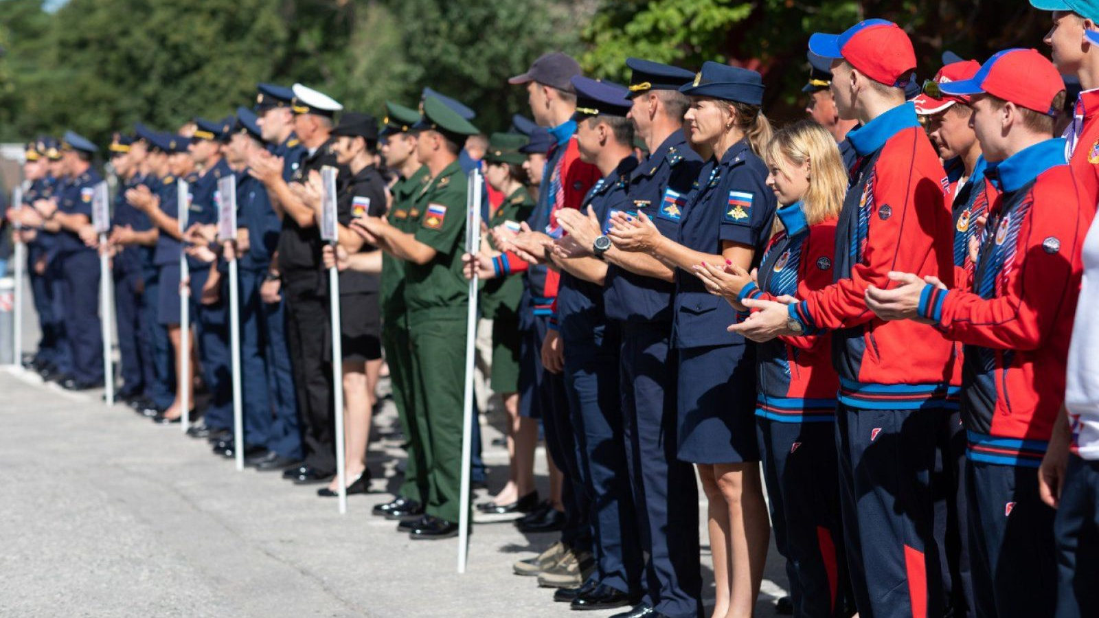 В САМАРЕ СТАРТОВАЛ ЧЕМПИОНАТ ВООРУЖЕННЫХ СИЛ РОССИИ ПО ПАРАШЮТНОМУ СПОРТУ