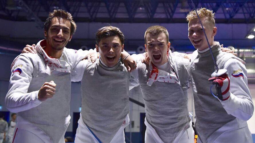 Армейские фехтовальщики Григорий Семенюк Алан Фардзинов и Аскар Хамзин – бронзовые призёры Универсиады в командном турнире рапиристов