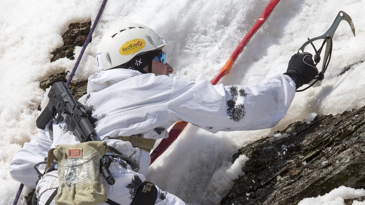 II этап Кубка ВС РФ по горному зимнему троеборью быстрее всех преодолела команда ЦВО-3
