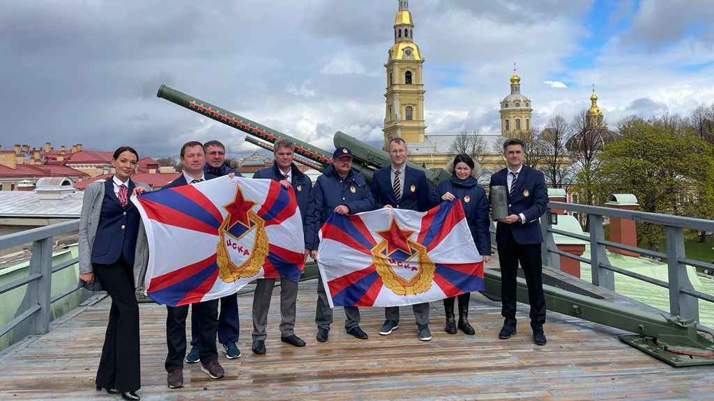 В честь празднования 100-летия ЦСКА прогремел полуденный выстрел с Петропавловской крепости