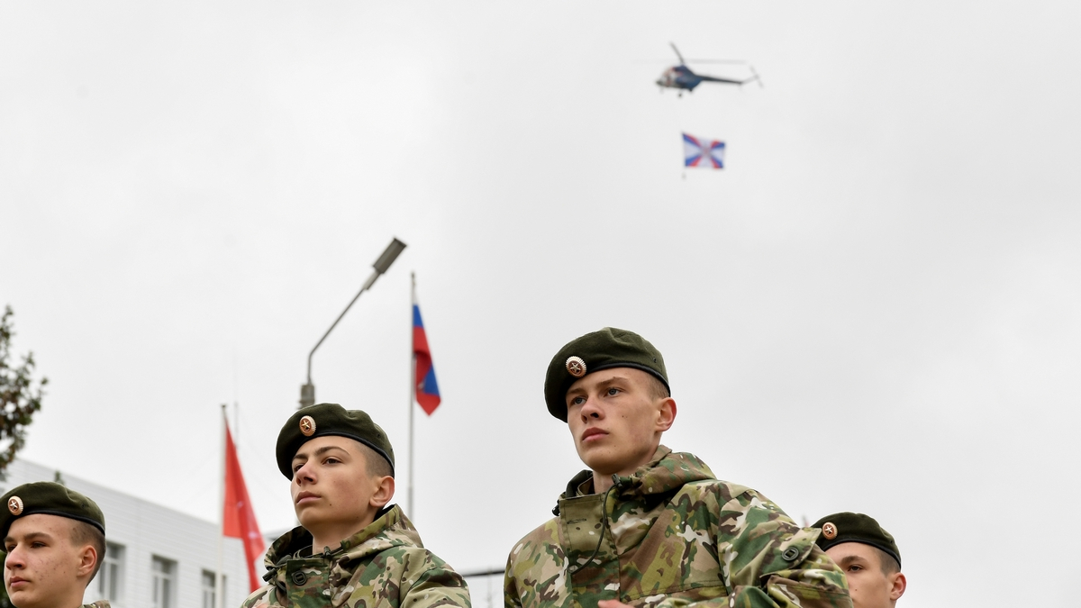 Пилотажная группа Аэроклуба ЦСКА/Самара приняла участие в открытии детской военно-спортивной игры «Победа»