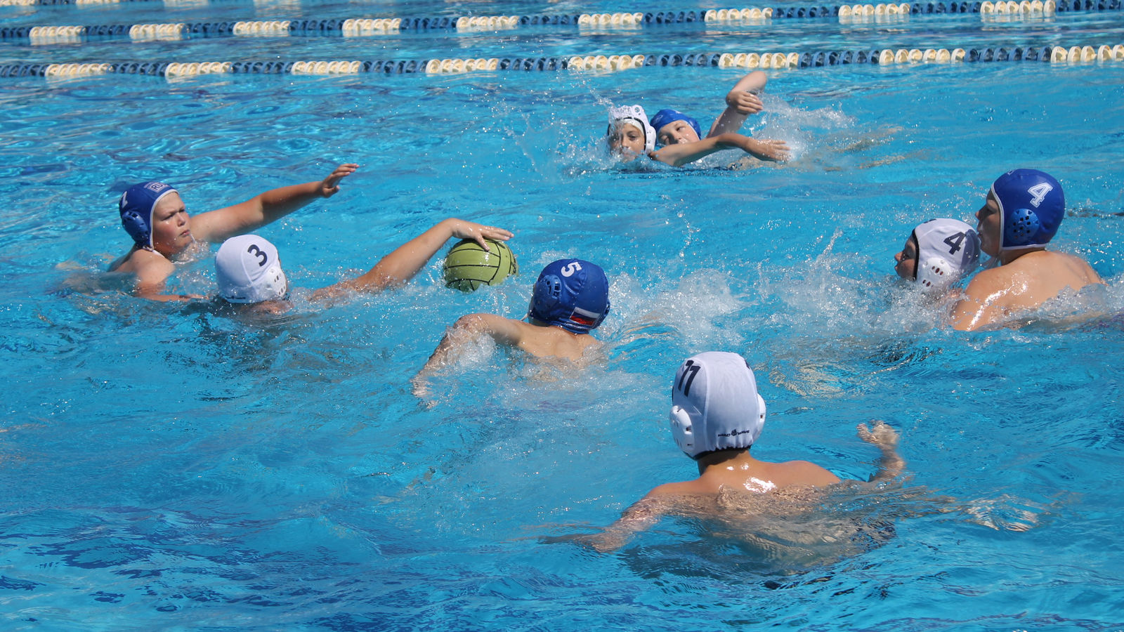 В спортивном центре ЦСКА (МиФП г. Астрахань) проходит тренировочный сбор по водному поло