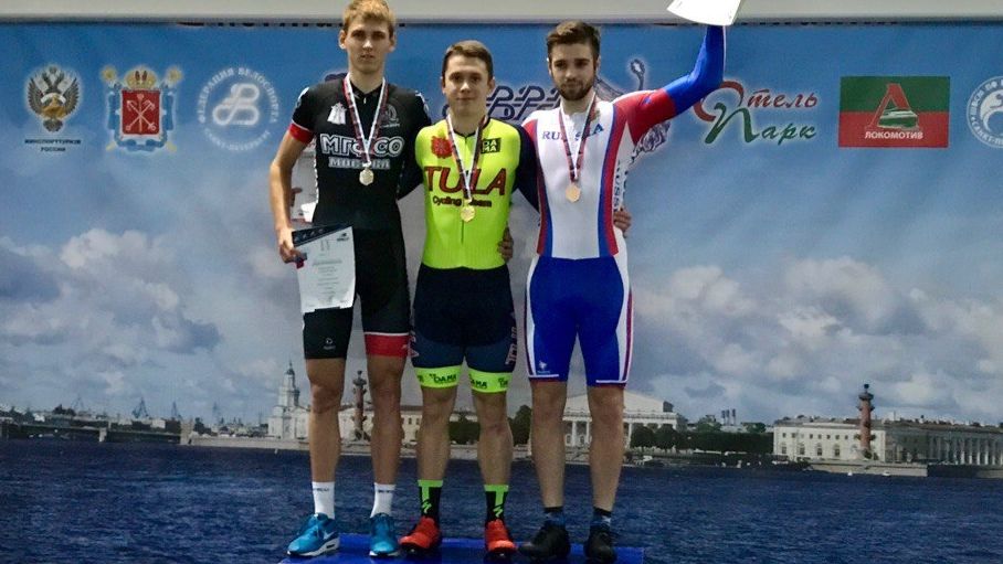 Армейцы Сергей Ростовцев и Евгения Романюта победили на ЧР-2017 по велоспорту на треке