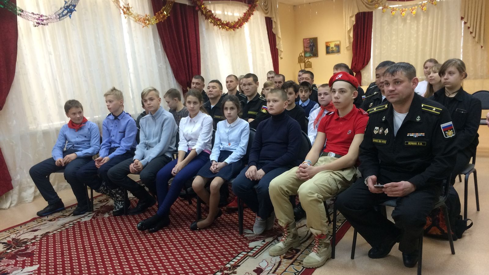 Юнармейцам СОК (г. Вилючинск) филиала ЦСКА г. Хабаровск рассказали о городах-героях в ходе патриотического часа