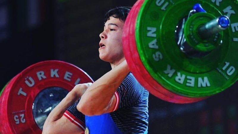 Армейский тяжелоатлет Зулфат Гараев стал третьим на юниорском чемпионате мира