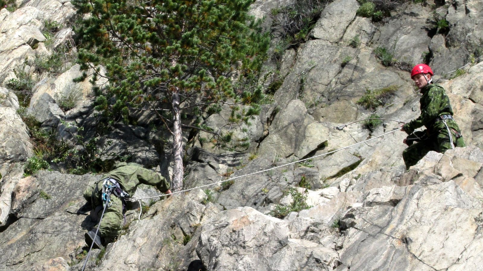На базе ЦСКА военнослужащие ВВО прошли горную подготовку