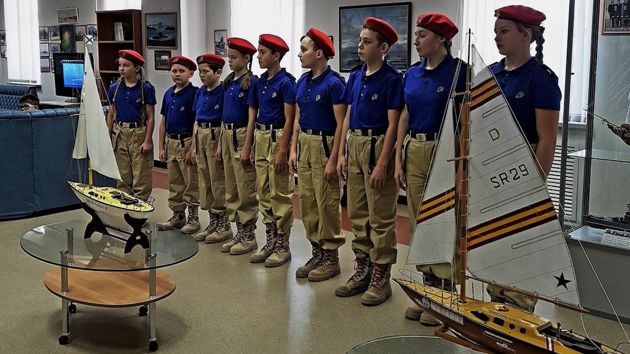 Юнармейцы изучили подлодки ВМФ СССР и России в музее Вилючинска