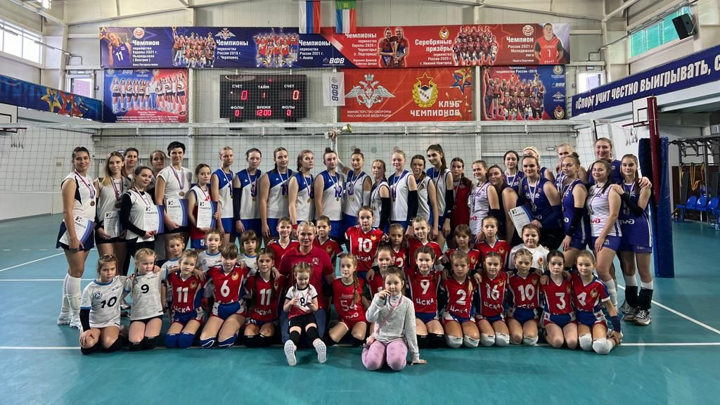 Волейболистки спортшколы ЦСКА-Хакасия самарского филиала ЦСКА стали золотыми призёрами сразу в двух республиканских соревнованиях