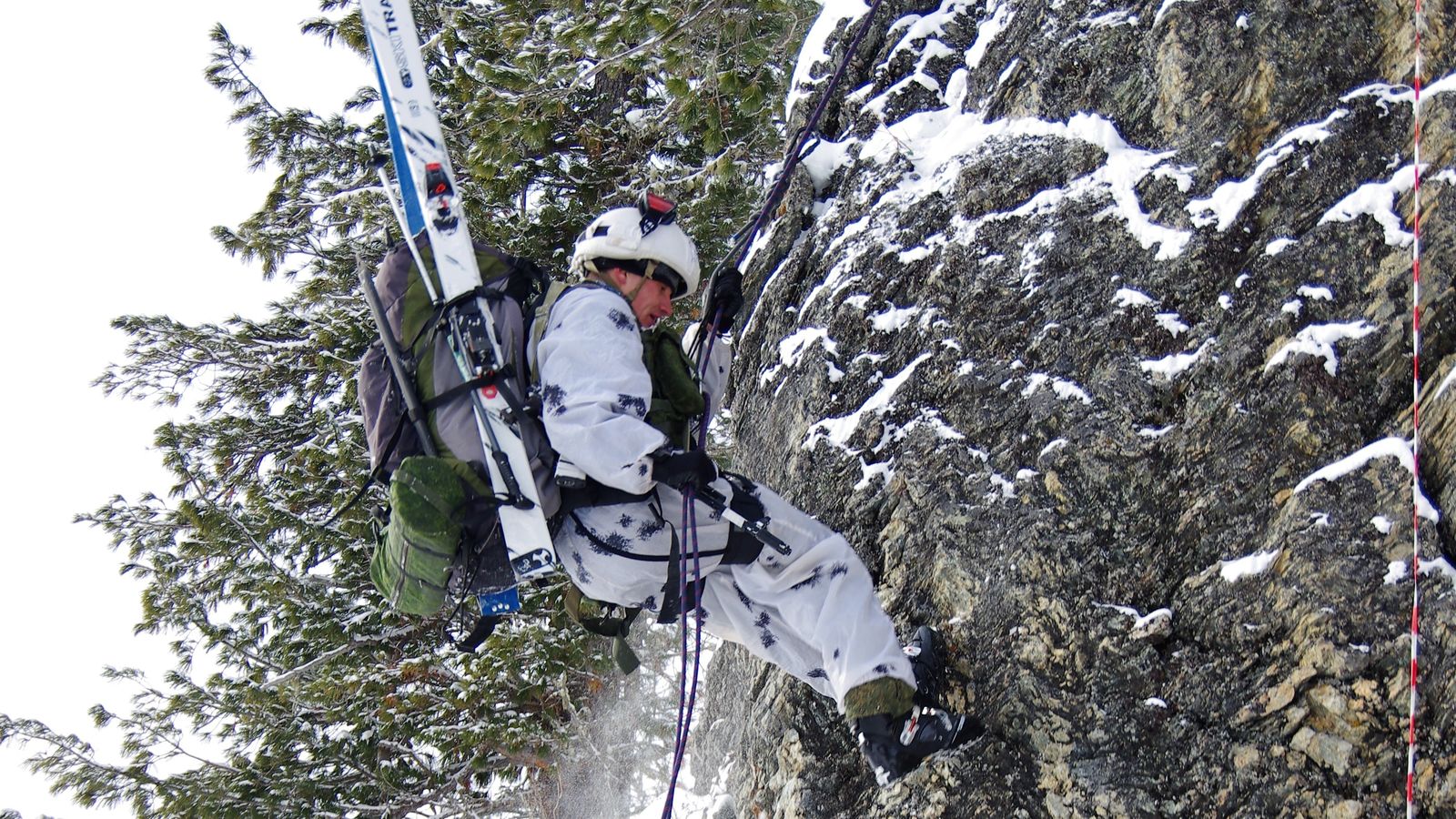 Команда ВИФК стала победителем Кубка ВС РФ по ски-альпинизму «Саянский марш»