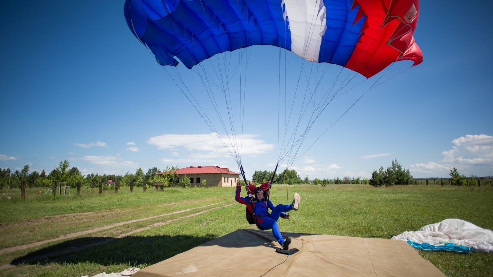 Этап Кубка ПФО по парашютному спорту прошел на аэродроме «Рождествено» ЦСКА/Самара
