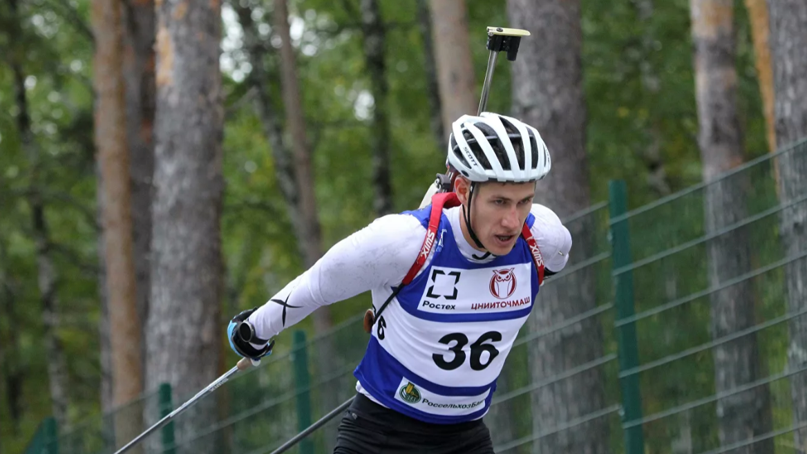 Эдуард Латыпов (ЦСКА) первенствовал в спринте на чемпионате России по летнему биатлону в Тюмени Петр Пащенко и Светлана Миронова – вторые