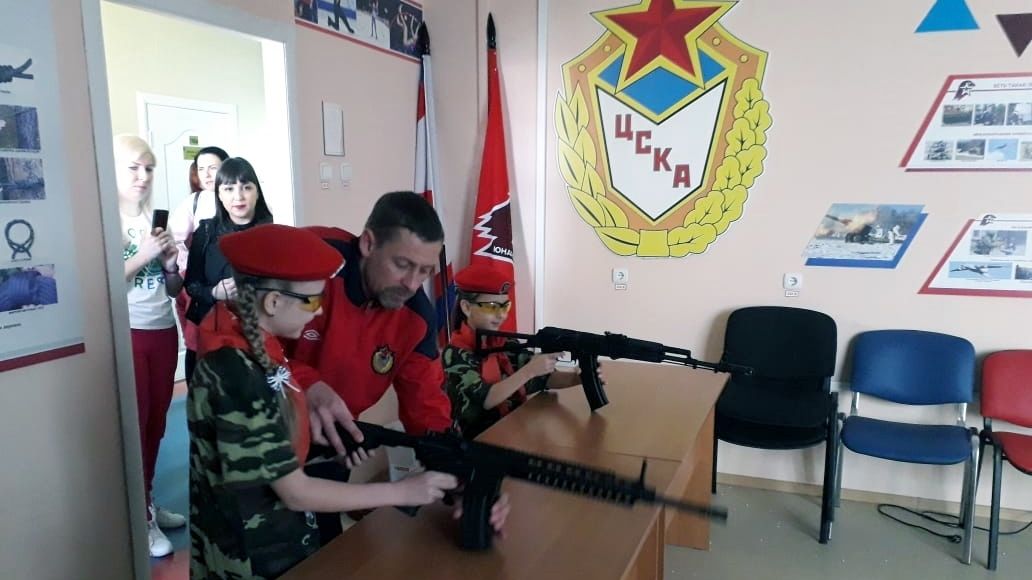 В честь 77-й годовщины победы в Сталинградской битве юнармейцы СК «Океан» (г. Вилючинск) филиала ЦСКА/Хабаровск посостязались в стрельбе