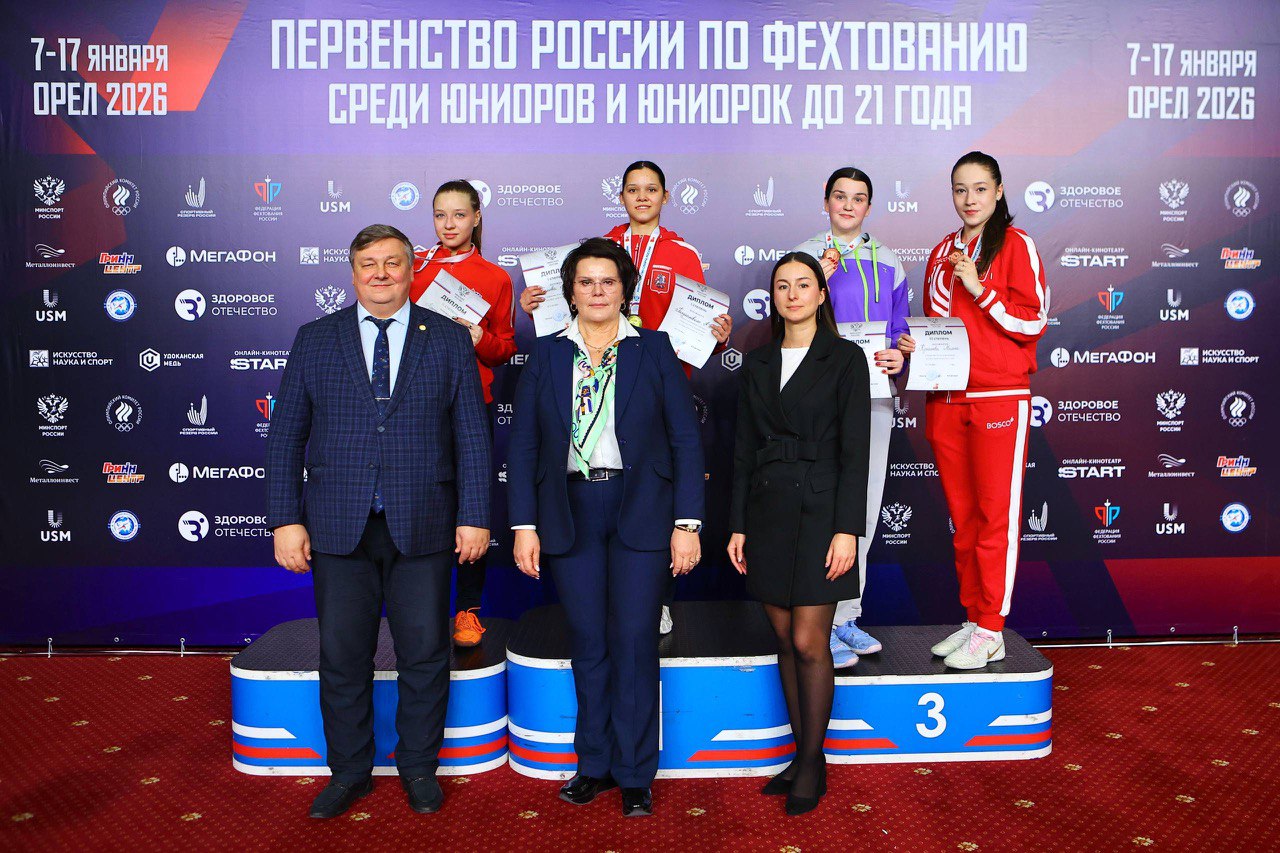 Две золотые медали Первенства России по фехтованию завоевали армейские спортсмены 