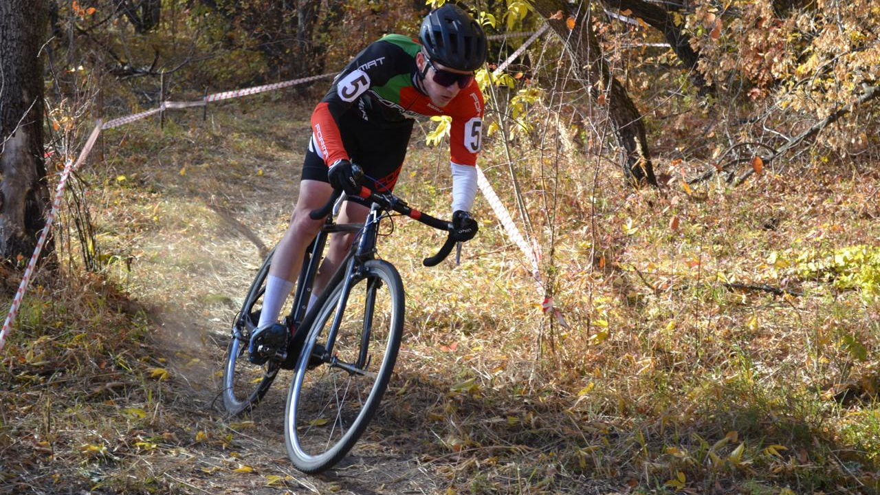 Рядовой спортивной роты ЦСКА г. Самара Павел Балобанов выиграл «бронзу» на Кубке России по маунтинбайку в дисциплине «велокросс»
