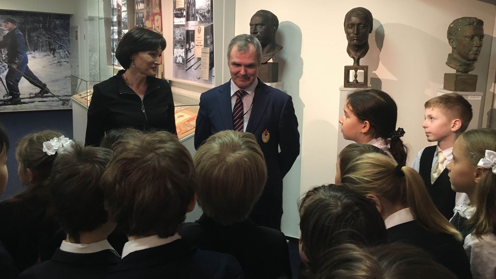 Светлана Ишмуратова повела детей в Музей славы ЦСКА