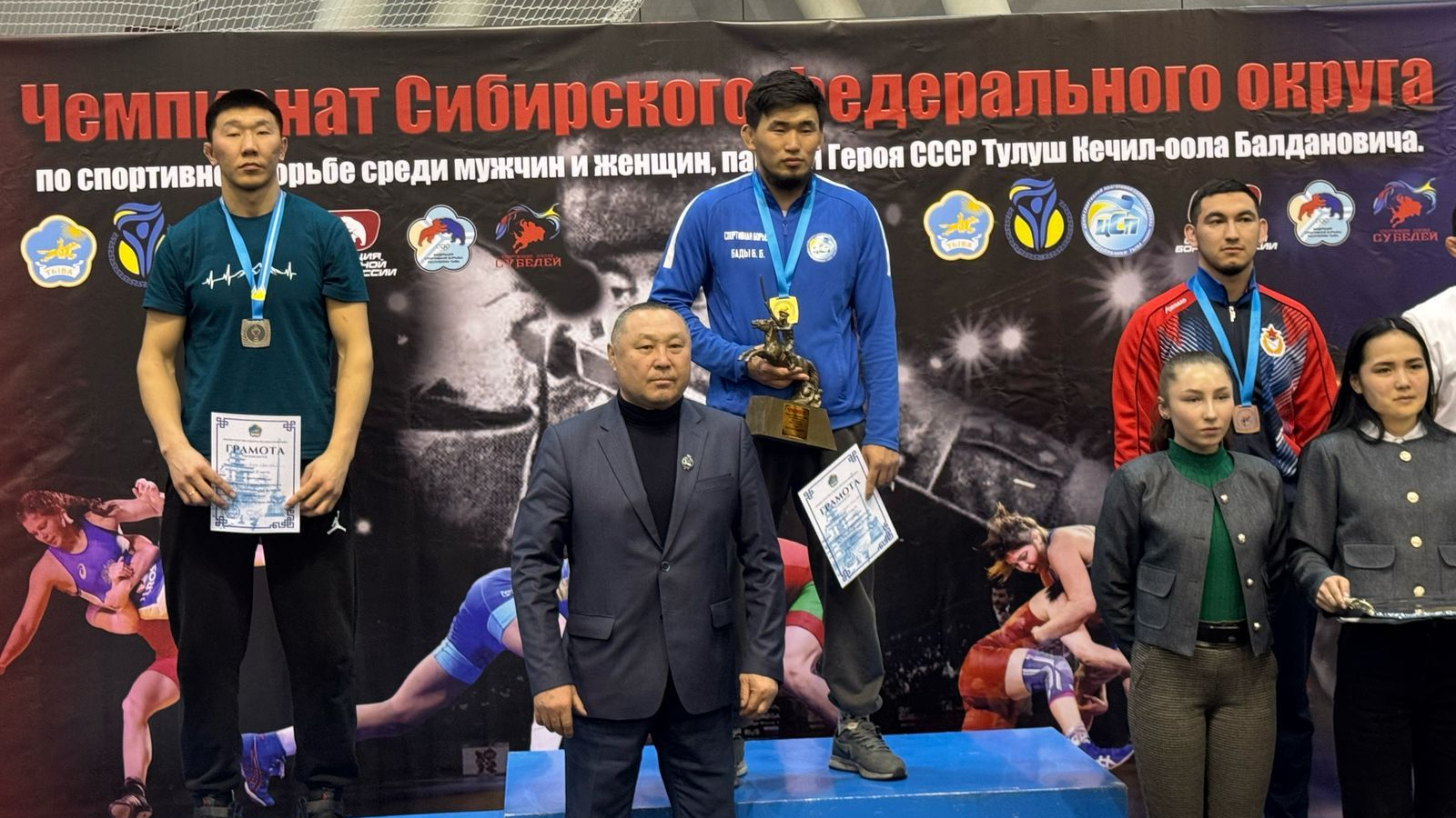 Вольники иркутской спортшколы завоевали две бронзы чемпионата СФО