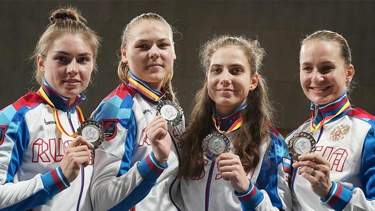 Спортсменки ЦСКА Софья Великая и София Позднякова – серебряные призеры этапа Кубка мира по фехтованию в команде