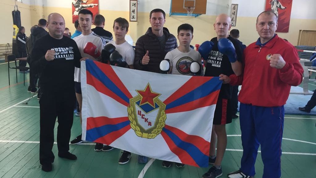 Двукратный чемпион ОИ по боксу Олег Саитов провел мастер-класс для армейцев Сахалина
