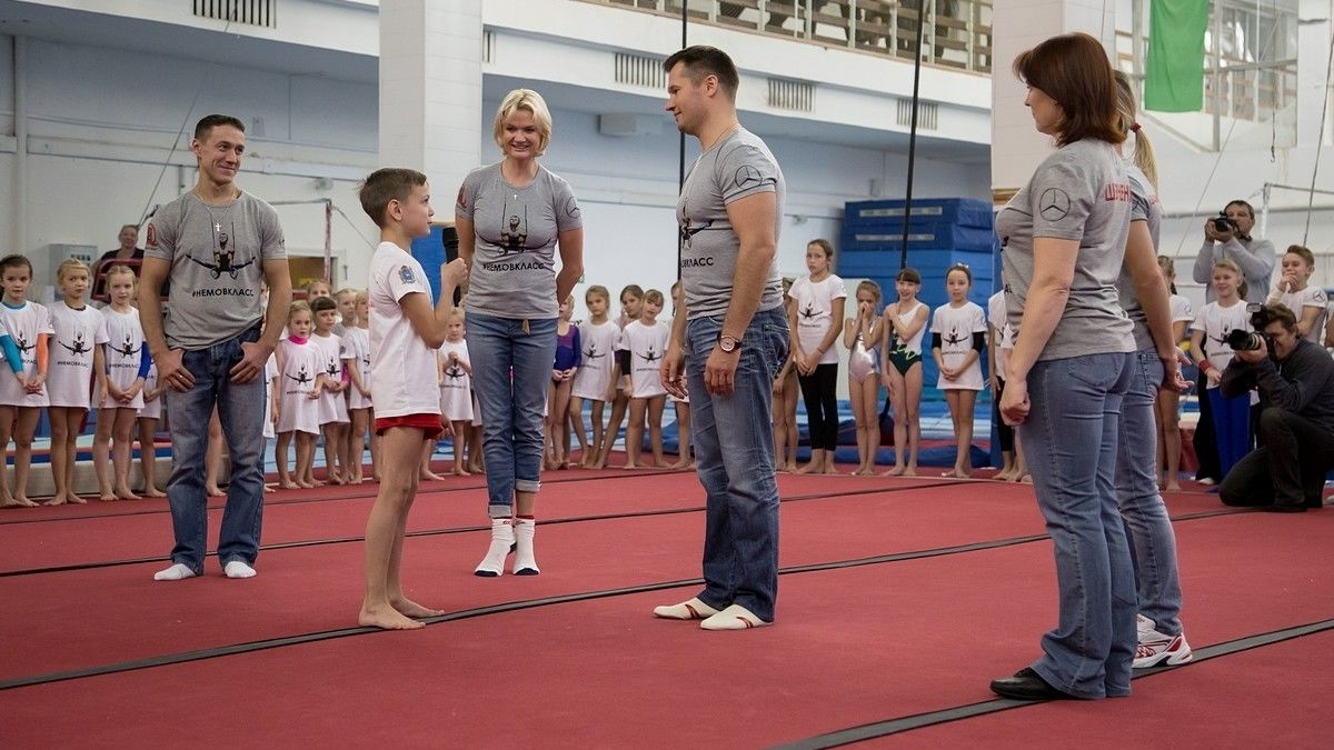 Олимпийские чемпионы ЦСКА Алексей Немов и Светлана Хоркина провели мастер-класс в Тольятти
