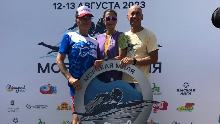 Ветераны спорта ЦСКА (г. Севастополь) привезли пять медалей с соревнований на открытой воде «Морская миля – 2023»