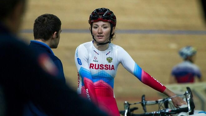 Велосипедистка Александра Гончарова (ЦСКА\Санкт-Петербург) победила в скрэтче на этапе Кубка мира по велотреку