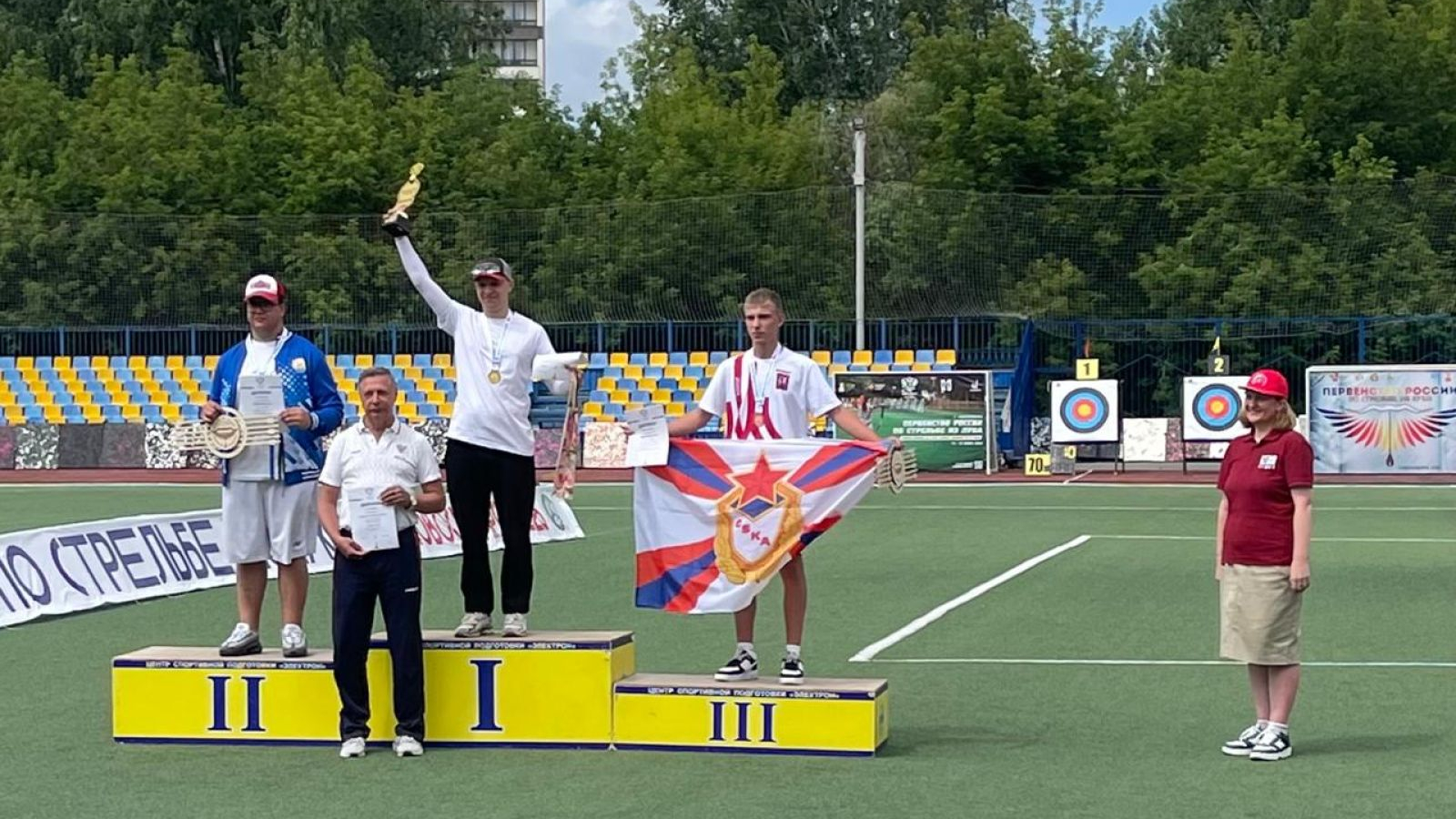 Армейские спортсмены взяли три медали на первенстве России по стрельбе из лука