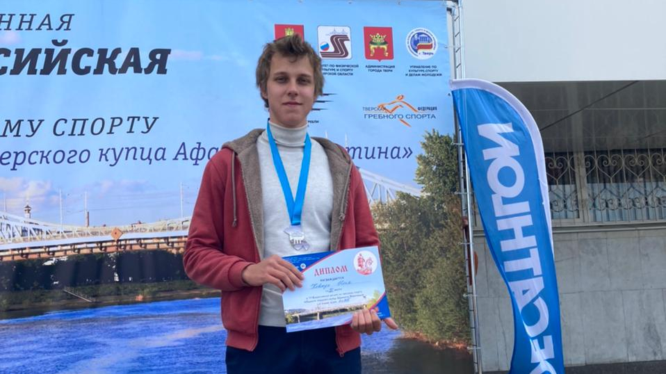 Рядовой спортивной роты ЦСКА г. Санкт-Петербург завоевал бронзовую медаль на Всероссийских соревнованиях по гребному спорту «Тверская регата»
