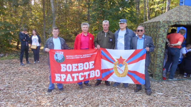 На «Тропе Боевого братства» прошел третий мастер-класс ЦСКА по метанию спортивных ножей и топоров
