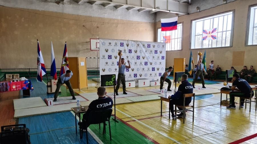 В УСК (г. Улан-Удэ) филиала ЦСКА/Хабаровск на чемпионате бригады ВДВ определили сильнейших гиревиков в праздник Сагаалган