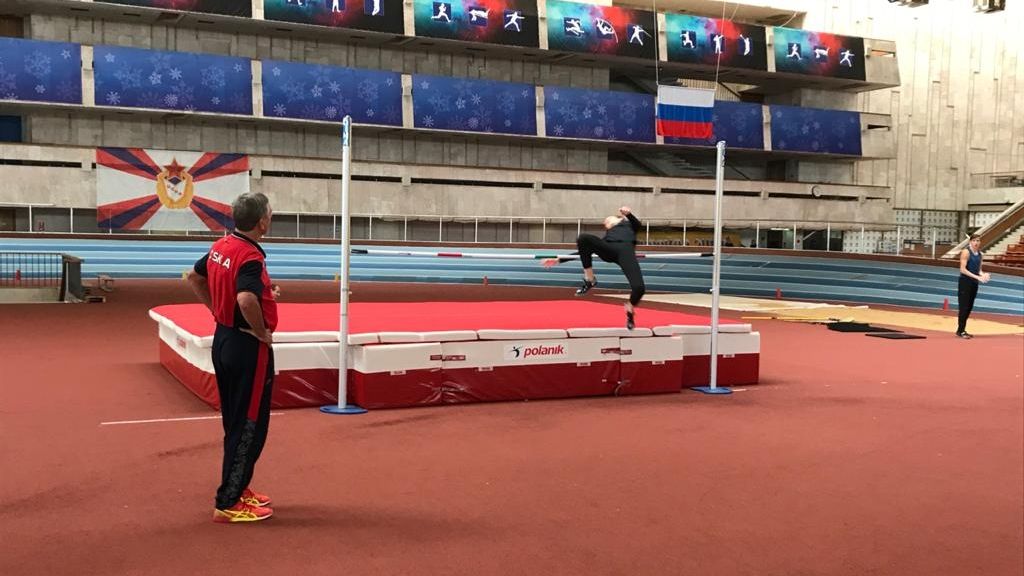 Воспитанники СШОР ЦСКА по легкой атлетике в ожидании соревнований в Москве