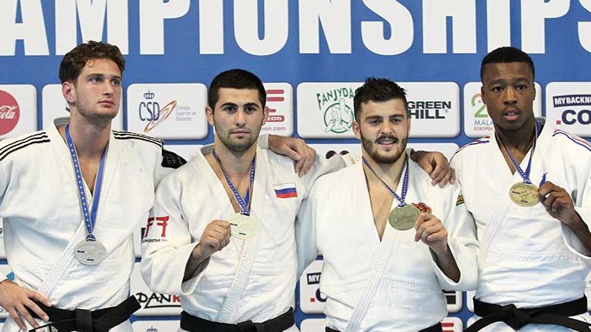 Армейские дзюдисты Игольников и Шахбазов выиграли золотые медали юниорского чемпионата Европы