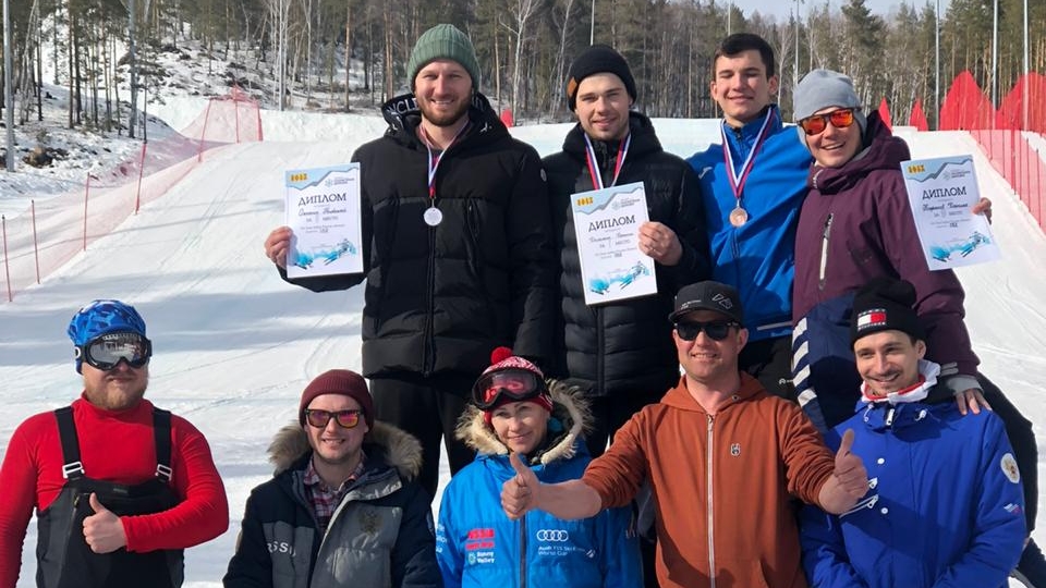 Сноубордист ЦСКА Николай Олюнин взял «серебро» на первом старте после травмы