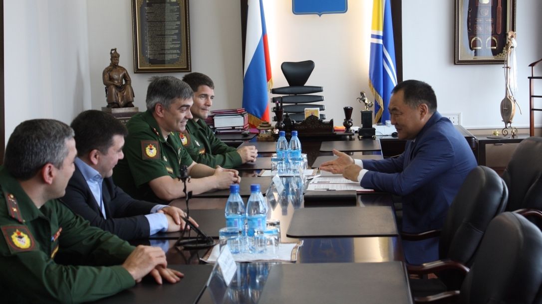 Начальник ЦСКА Артем Громов встретился с главой Республики Тыва
