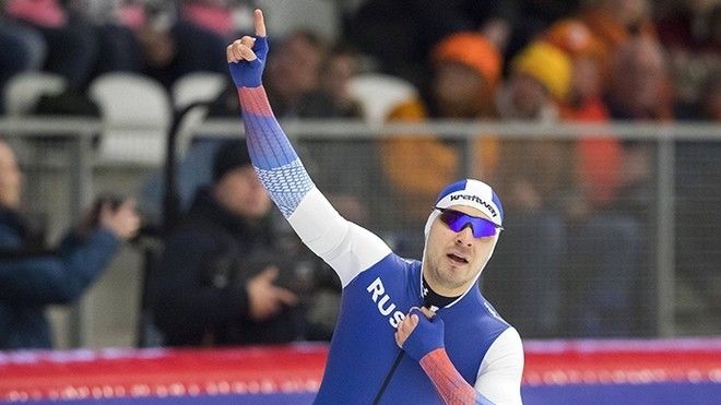 Конькобежцы ЦСКА Руслан Мурашов и Данила Семериков завоевали по «золоту» в первый день Кубка Союза конькобежцев России