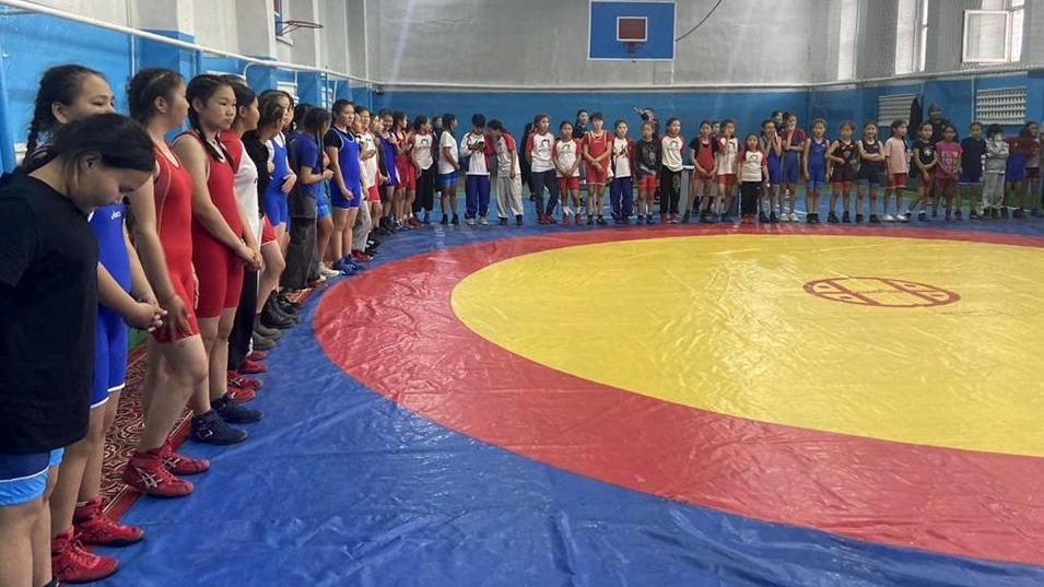 Юные спортсменки спортшколы г. Кызыл ЦСКА/Самара заняли призовые места на открытом турнире по спортивной борьбе в Республике Тыва