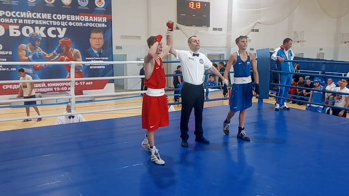 На Всероссийских соревнованиях в Чебоксарах боксер СШ (К) ЦСФПиВ (г. Иркутск) филиала ЦСКА/Хабаровск Виктор Ермолин завоевали «золото»