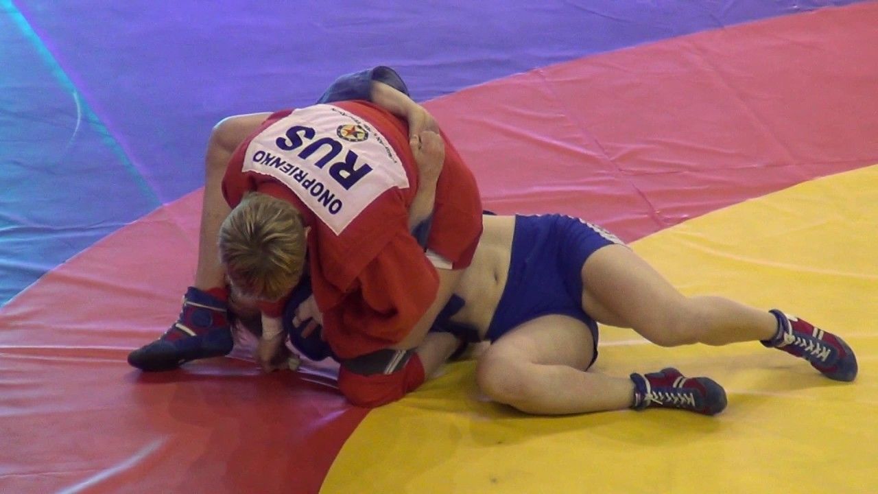 Армейские самбистки завоевали три золотых медали Кубка России