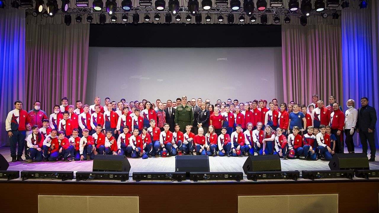 Начальник ЦСКА Артем Громов принял участие в праздновании юбилея спортивной школы (олимпийского резерва комплексная г. Абакан) ЦСКА/Самара