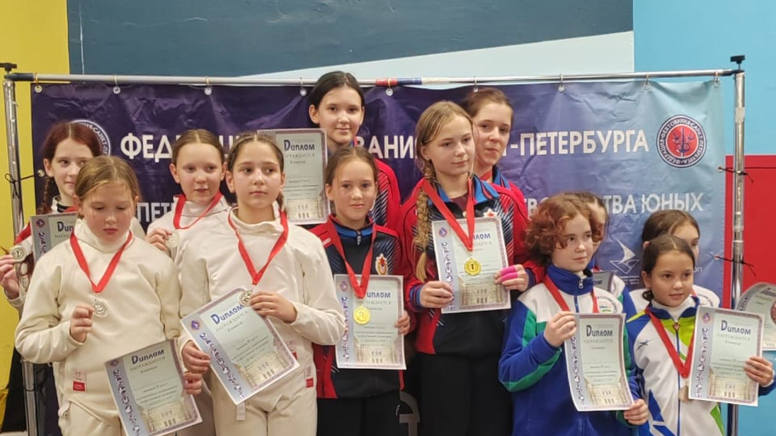 Команда ЦСКА — победитель соревнований по фехтованию среди девушек 2014–2015 гг. в Санкт-Петербурге