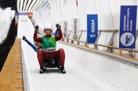 санный спорт спортсмен на трассе