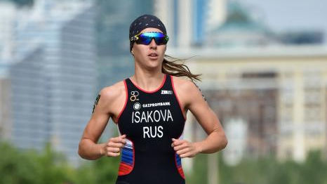 Армейские спортсменки Диана Исакова и Юлия Голофеева – призеры Кубка Европы по триатлону