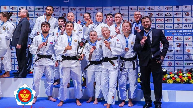 Армейские дзюдоисты в составе сборной России стали бризовыми призерами чемпионата Европы
