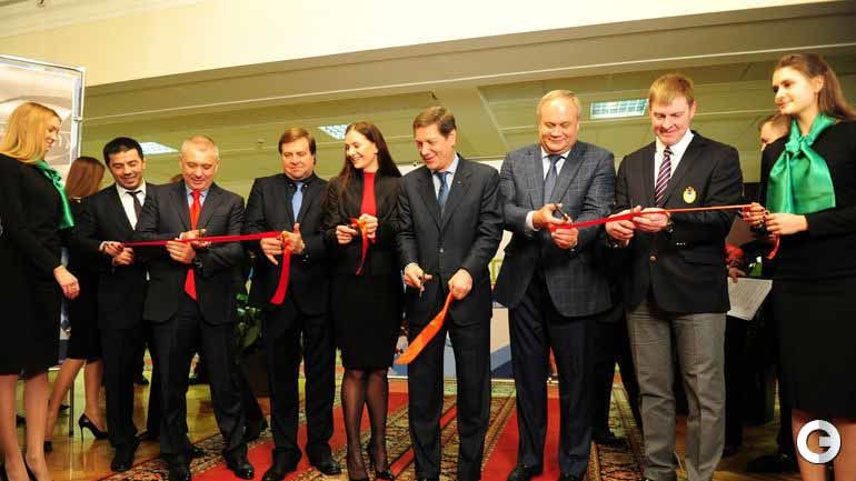 Армейцы Сальников Зубков и Великая открыли выставку