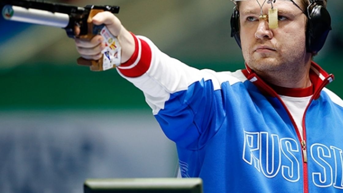 С Днем рождения Антон Гурьянов!