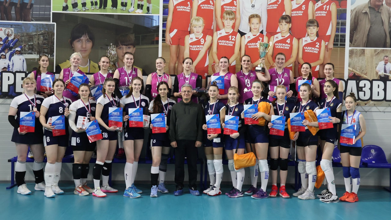 «Золото» и «серебро» – результат выступления команд спортивной школы г. Абакан ЦСКА/Самара на межрегиональном турнире по волейболу в с. Белый Яр