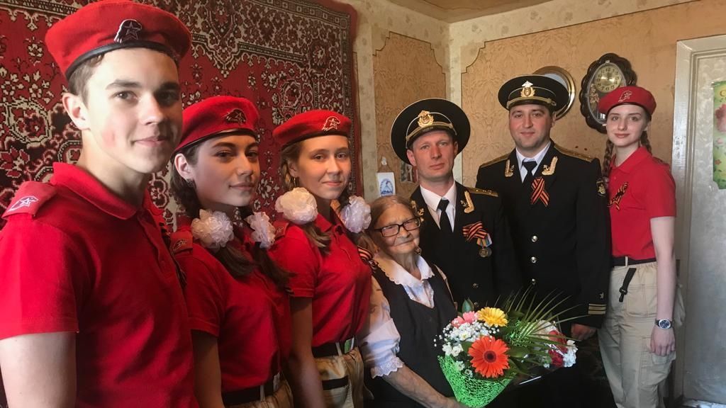 Юнармейцы СОК (г. Вилючинск) филиала ЦСКА/Хабаровск поздравили ветеранов ВОВ с Днем Победы