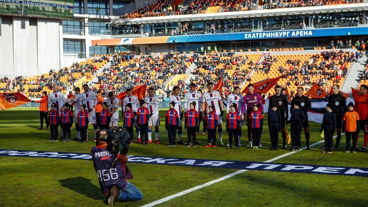 Юные футболисты спортцентра (г. Екатеринбург) ЦСКА/Самара впервые приняли участие в церемонии открытия матча между командами ФК «Урал» (г. Екатеринбург) и ПФК «ЦСКА» (г. Москва)